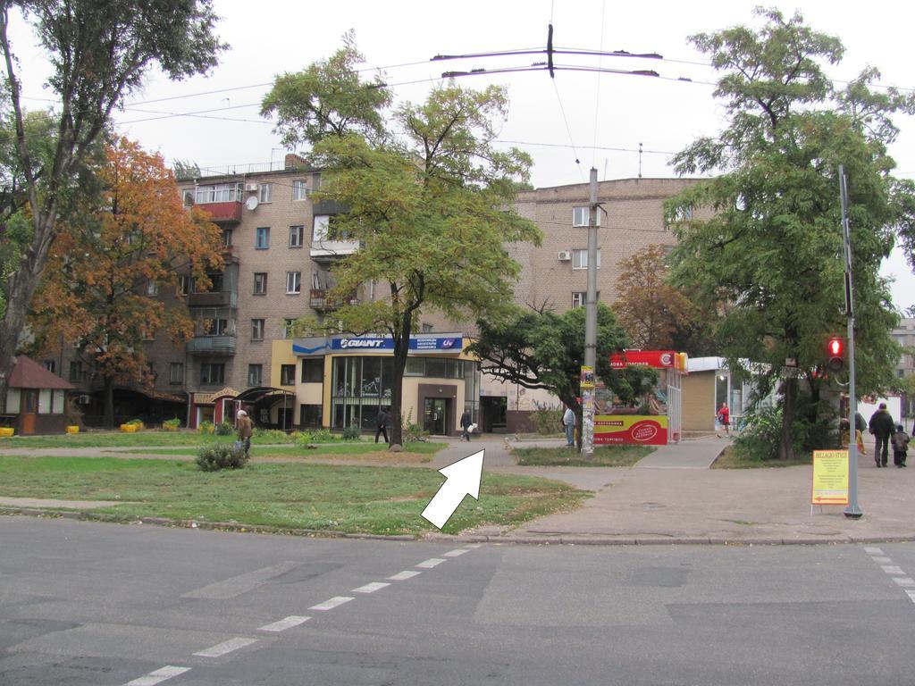 Apartment On Nezalezhnoy Ukrаiny Near Intourist Hotel Zaporizhia Exterior photo